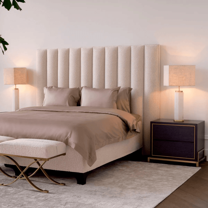 Eichholtz Hazel Sängbord Care of Beds