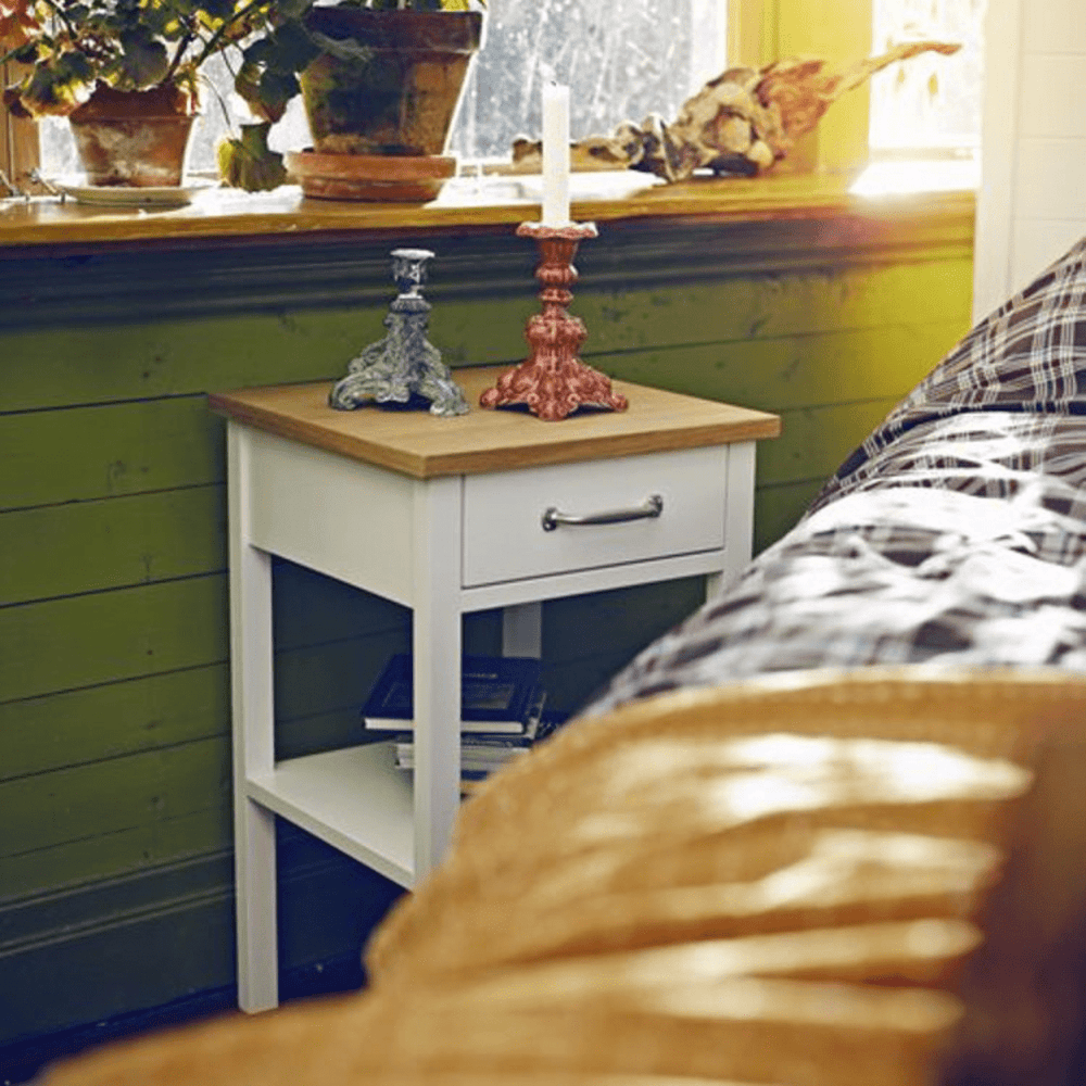 Mavis Emmaboda Lågt Sängbord Care of Beds