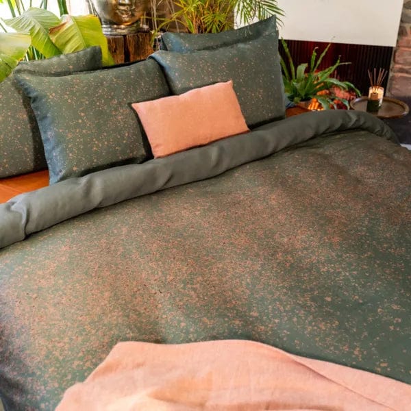 Kayori Morian Hampa Påslakanset Care of Beds