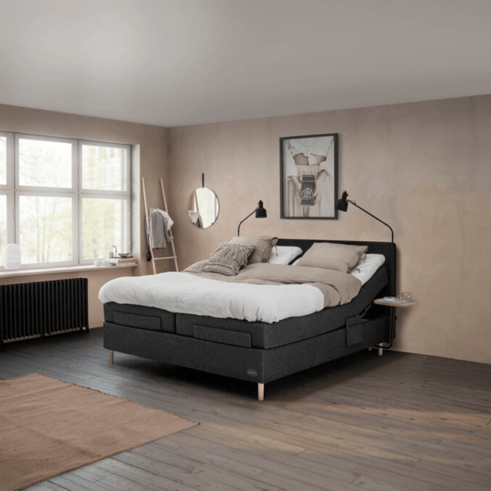 Jensen Prestige Aqtive II Ställbar Säng - Bäddmadrass på köpet Care of Beds