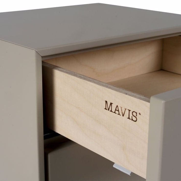 Mavis Volt Vägghängt Sängbord