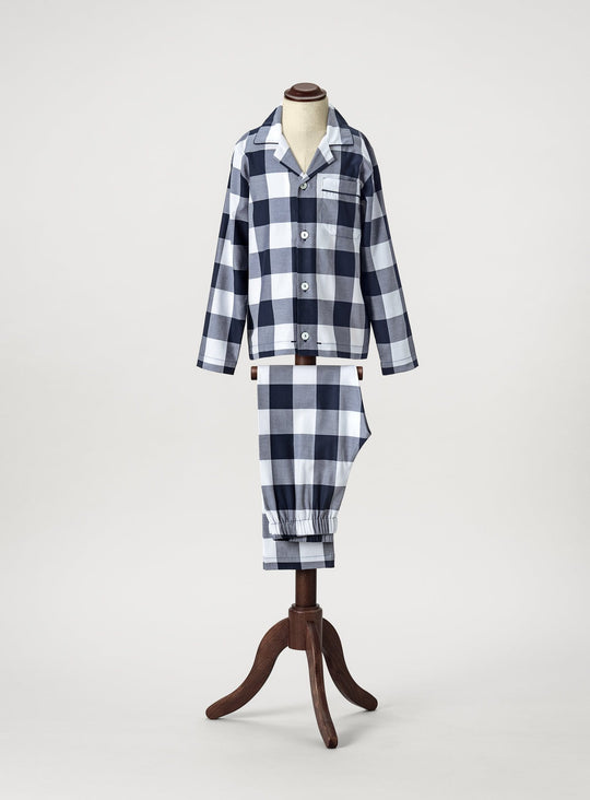 Hästens Blue Check Pyjamas Care of Beds